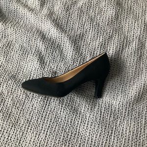 Abella comfort black heels